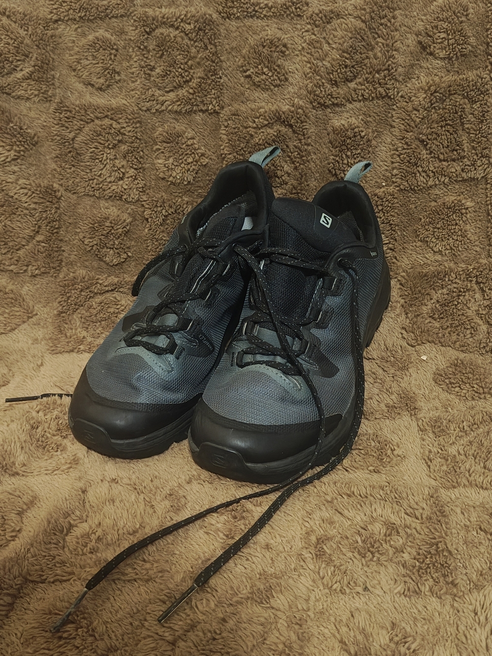 Salomon Men's Blue and Black Trail Shoes Size 7